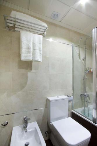 Moon Dreams Torremolinos - Adults Recommended Hotel Phòng bức ảnh