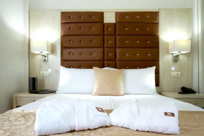 Moon Dreams Torremolinos - Adults Recommended Hotel Phòng bức ảnh